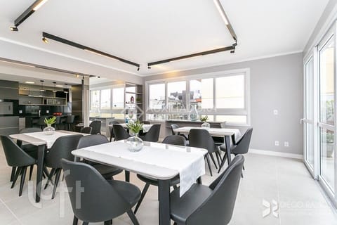 Image 21 - 250765